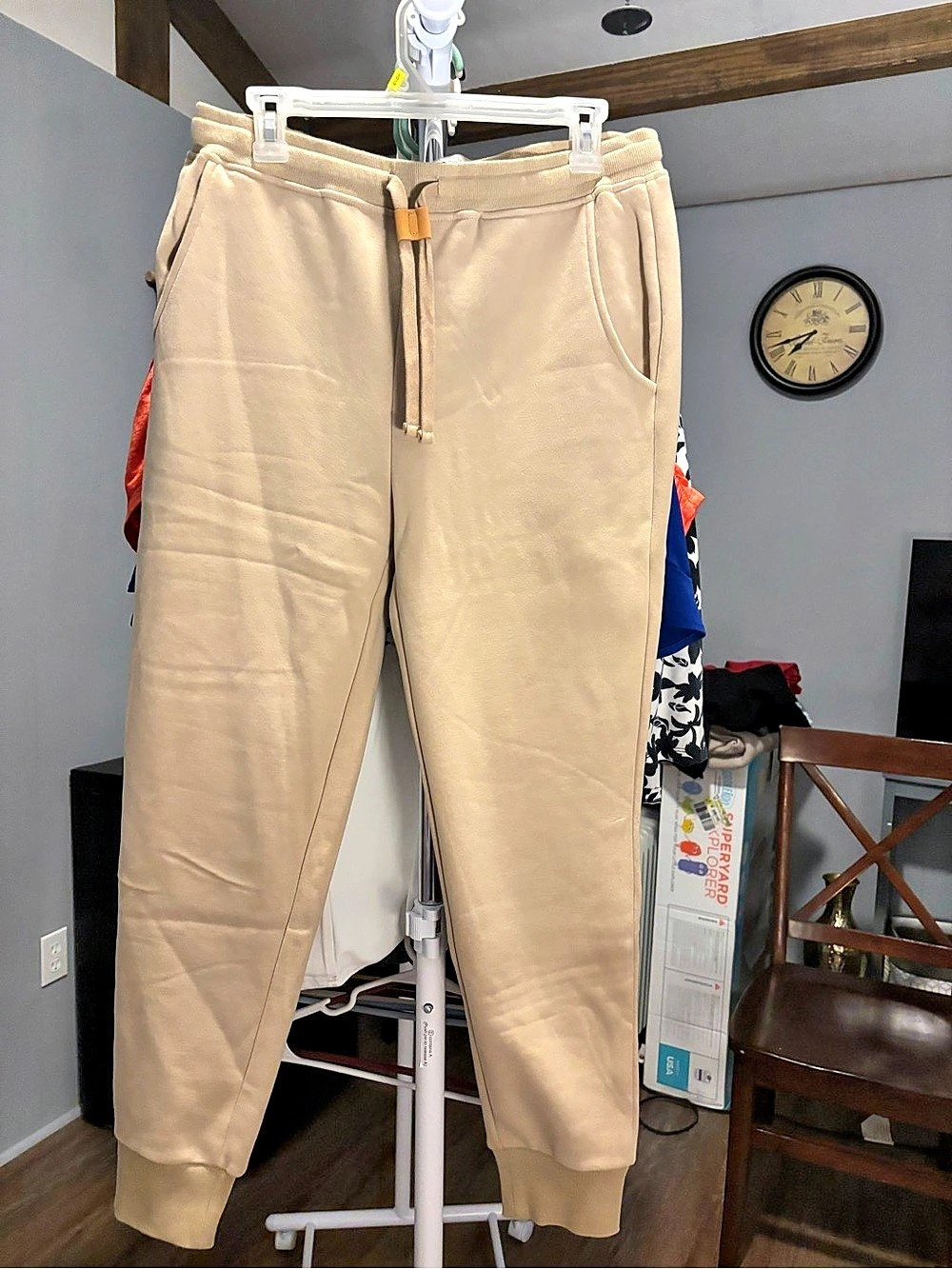 Martha Stewart Jogger Pants in Beige Size Medium Like New